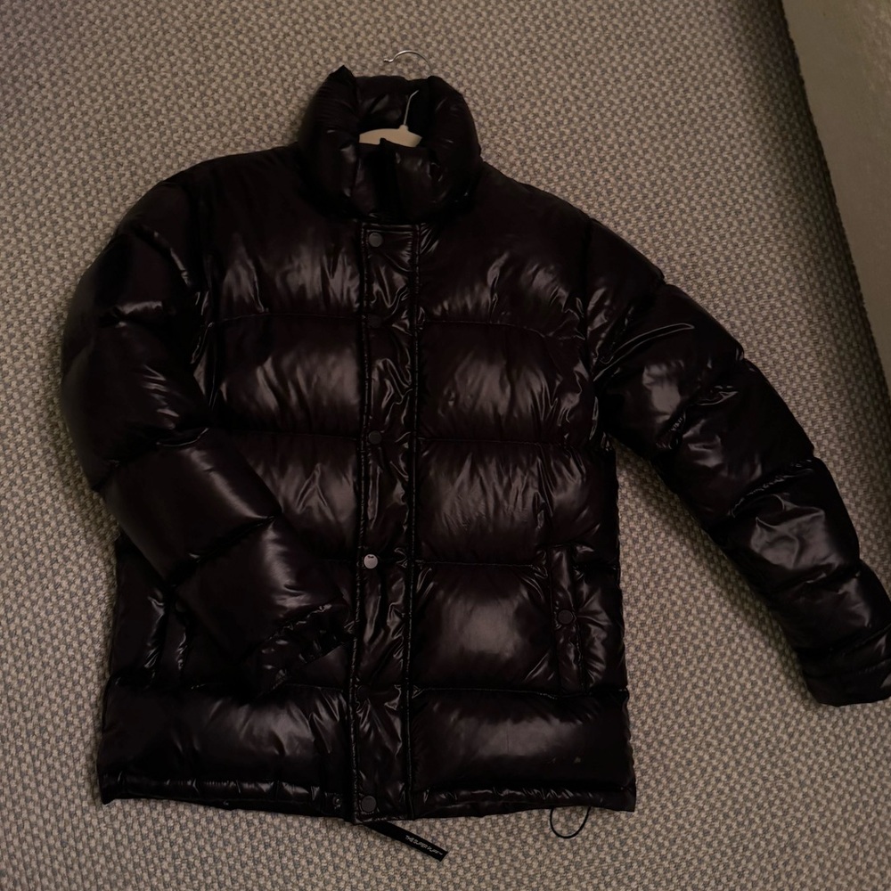 Aritizia black super puff
